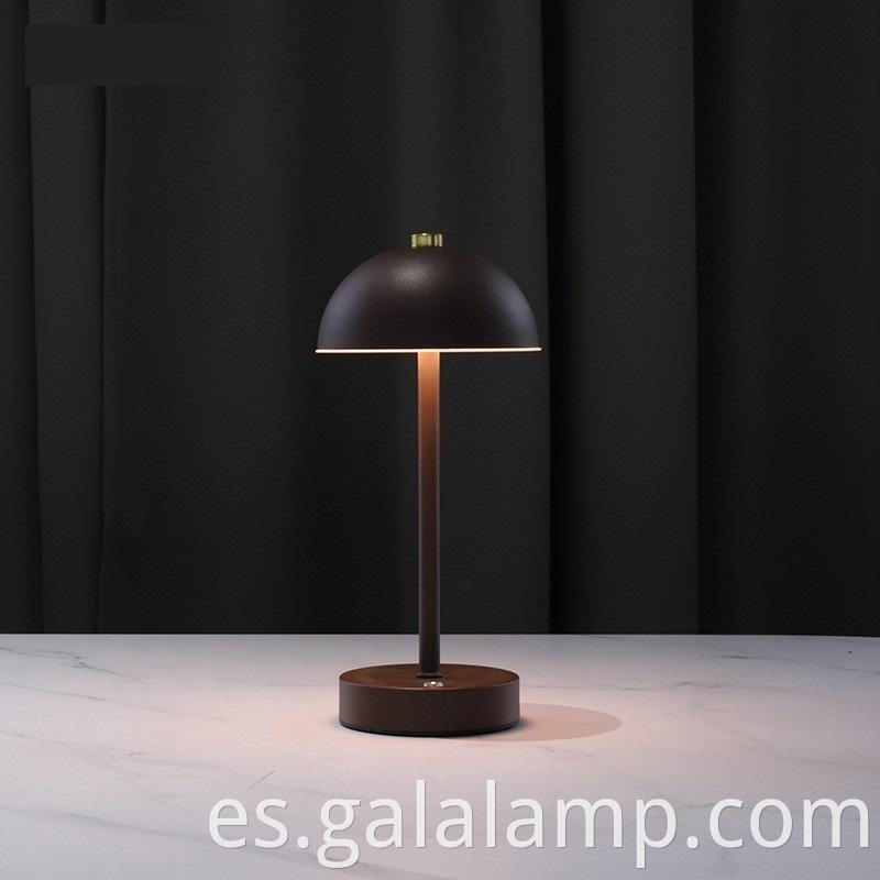 Lámpara de metal elegante tipo táctil Elegant Touch-Type Metal Lamp